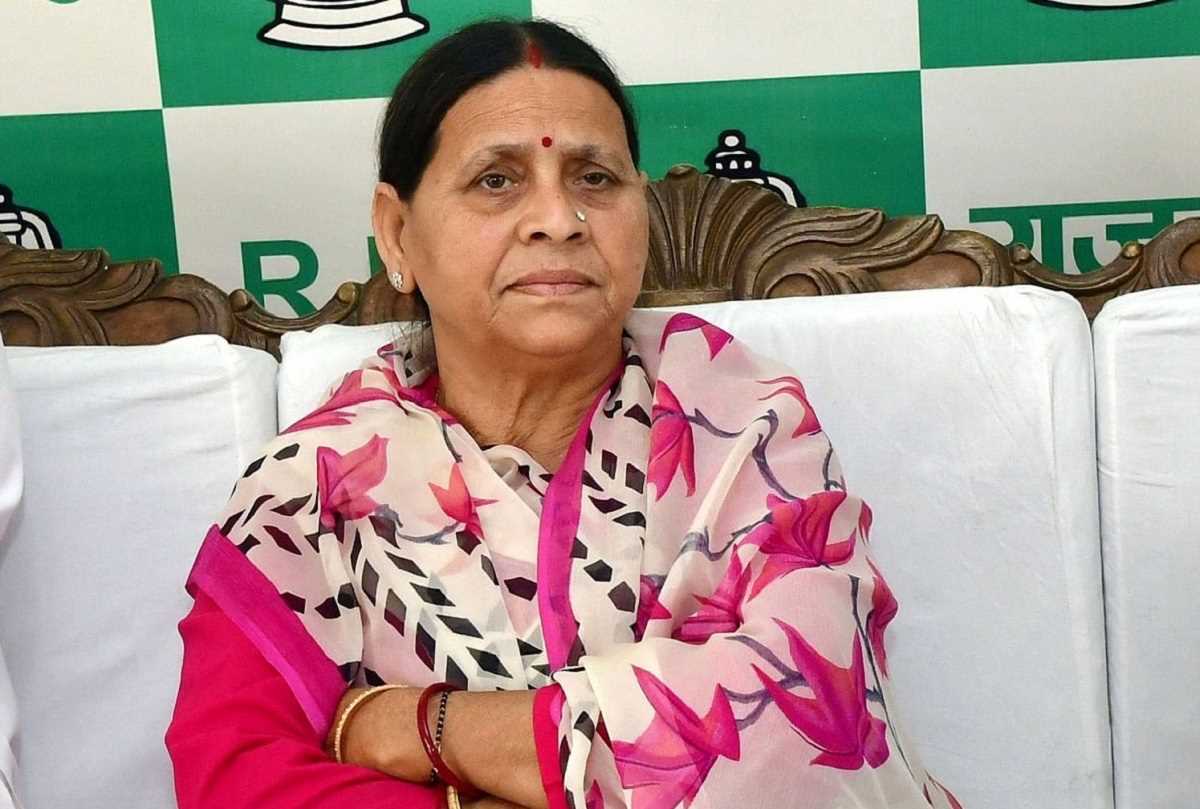 पूछताछ के लिए राबड़ी देवी के पटना आवास पहुंची सीबीआई